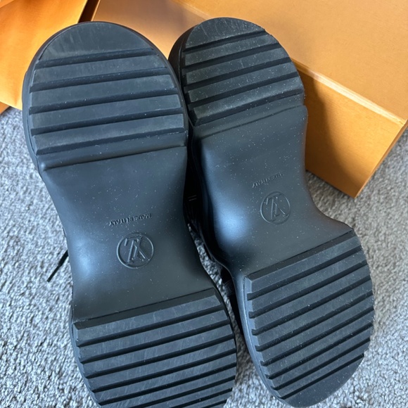 IV Archlight Sneakers - Picture 5 of 7